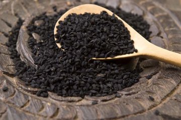 černá semena černuchy damašské
