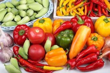 ačokča vedle známějších druhů zeleniny - rajčat, papriky, česneku a cibule